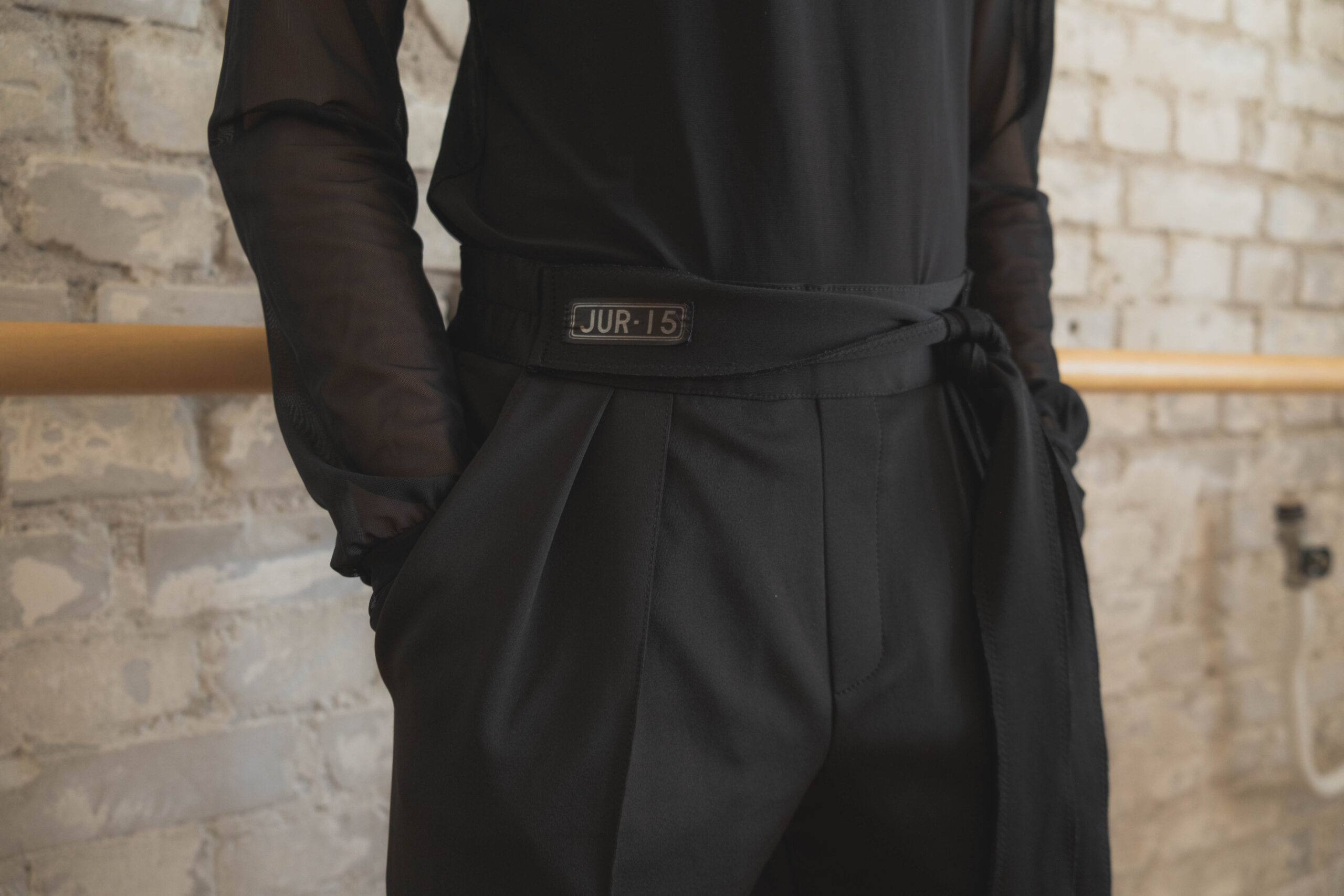 Juris 131 (housut vyöllä)